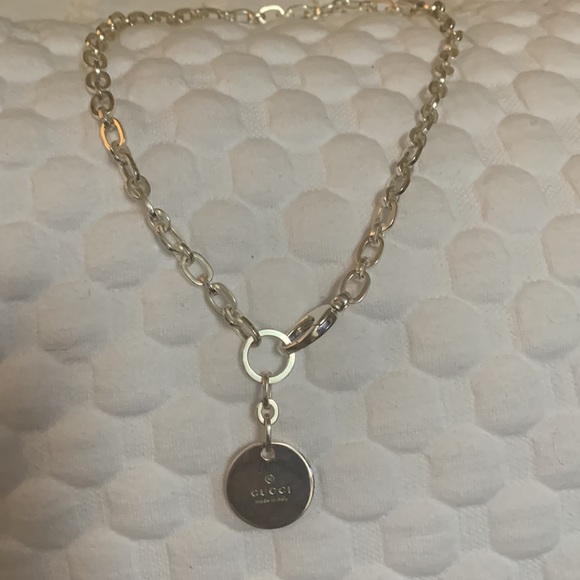 Gucci chain link choker necklace with pouch and box. - Picture 4 of 7